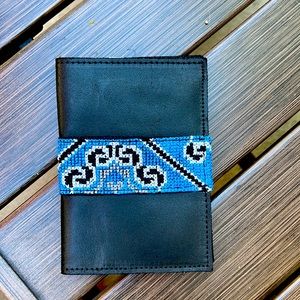 😎- Leather passport wallet with Palestinian embroidery